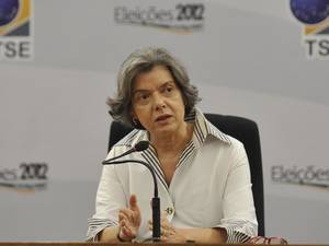 Ministra Cármen Lúcia, durante coletiva de imprensa na tarde de 7 de outubro de 2012