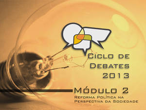 Folder com a frase "Ciclo de Debates 2013, Módulo 2"